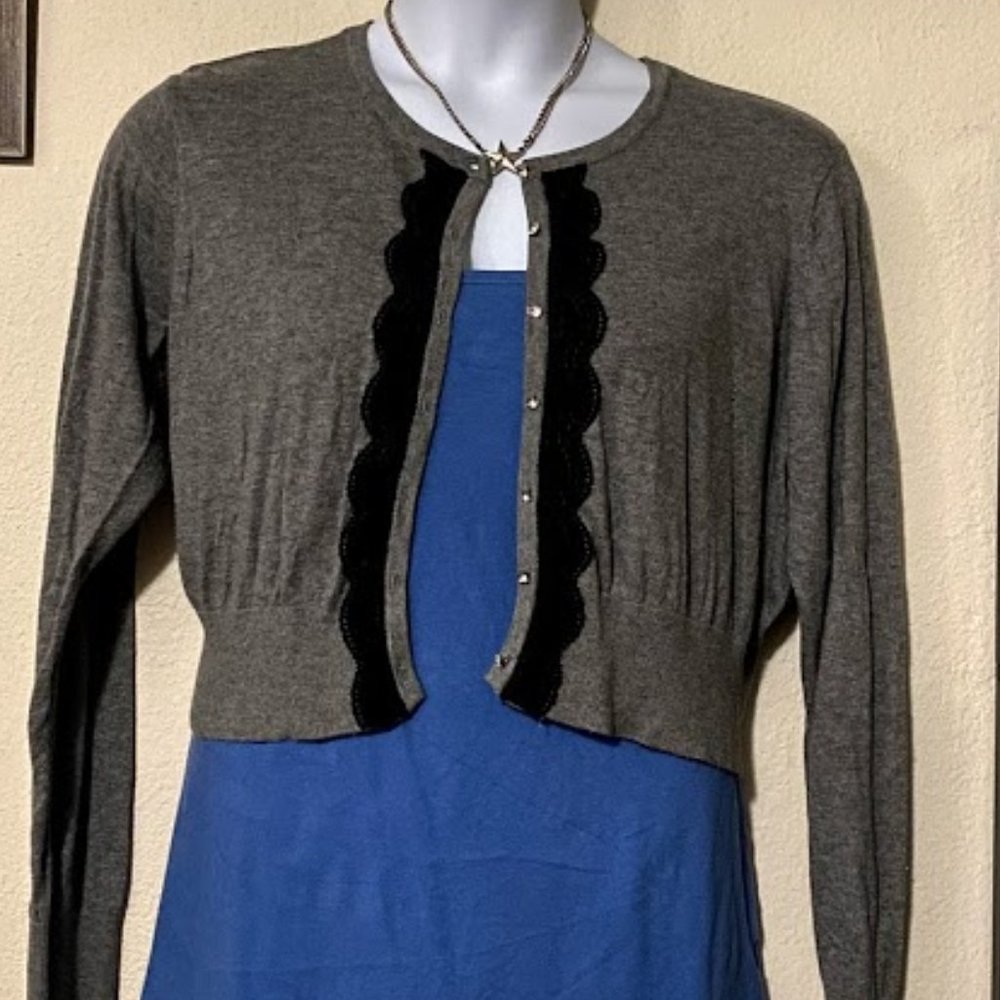 🖤 Torrid Grey with Black Lace Cropped Cardigan